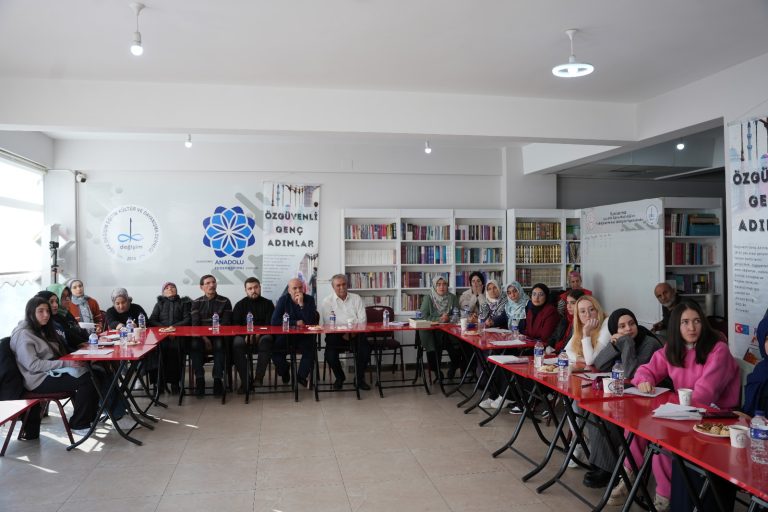 Özgüvenli Genç Adımlar Projesi